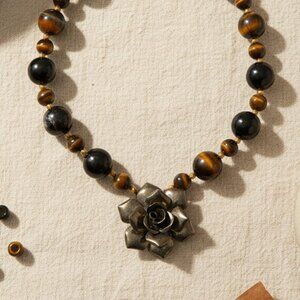 🖤 Patina Metal Flower Pendant & Black Gemstone Necklace - High Quality Piece